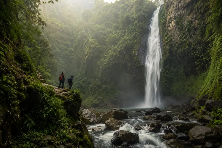 Curug Awi Langit, Wisata Alam Tersembunyi di Alamendah